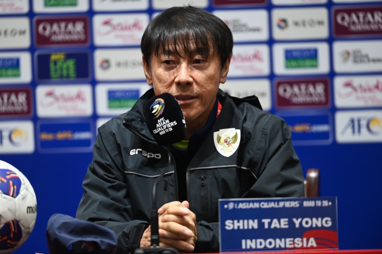 小申帶的蠻好的...申臺龍上輪2-0沙特慘遭開除，克魯伊維特現慘敗