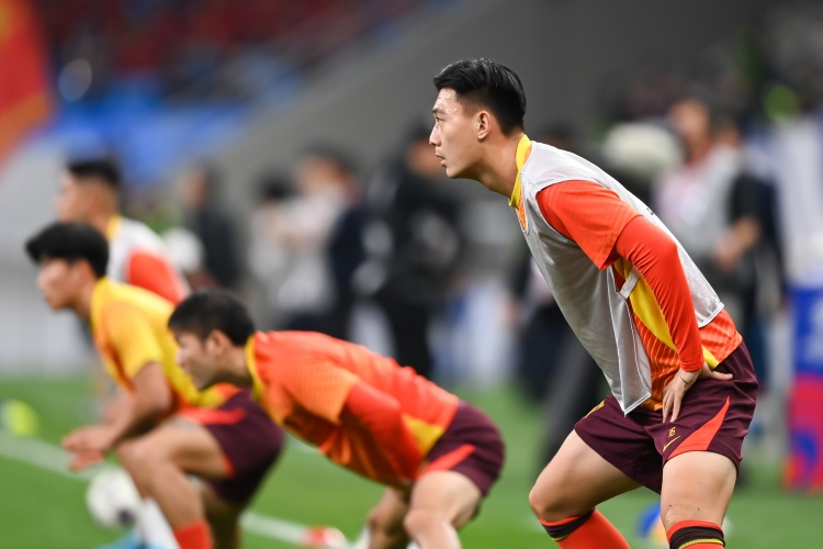 足球報(bào)：張玉寧、蔣圣龍均有不同程度傷病，伊萬未讓在熱身賽出場(chǎng)